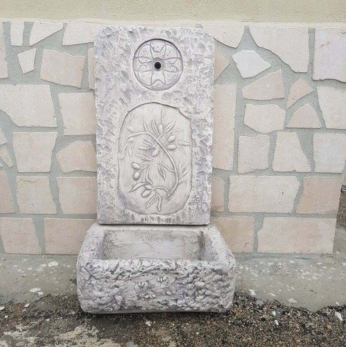 Fontana muro parete con - a,