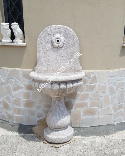 Fontana parete muro con - parete,